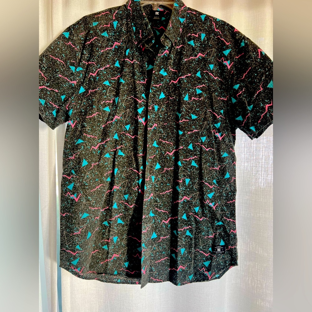 Men’s DC button up shirt
